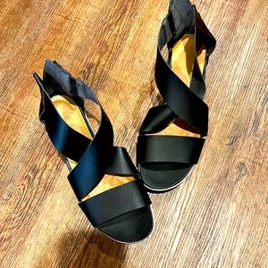 Size 10 Women's Hummingbird Ankle Strap Sandals by Universal Thread